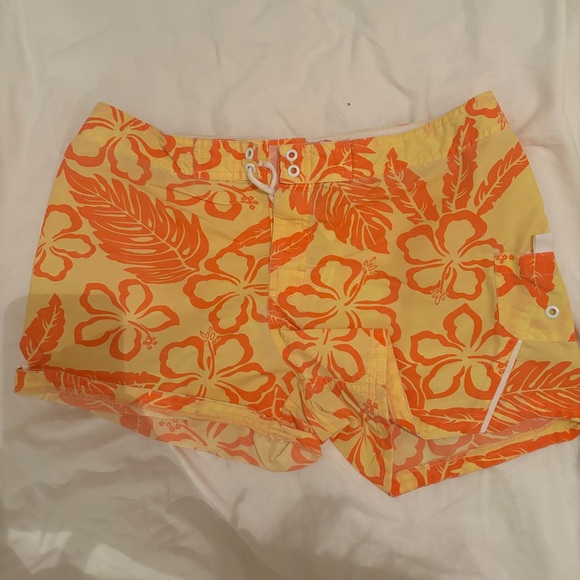 Roxy Quiksilver hawaiian orange hibiscus shorts - Picture 1 of 2